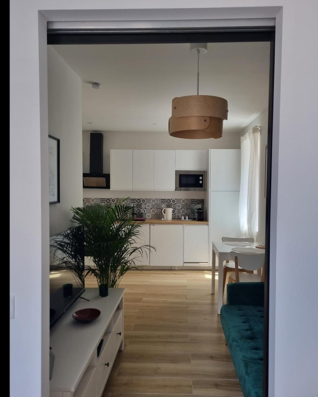 06An - Beautiful Apartment In The Heart Of Old อองทีบส์ ภายนอก รูปภาพ