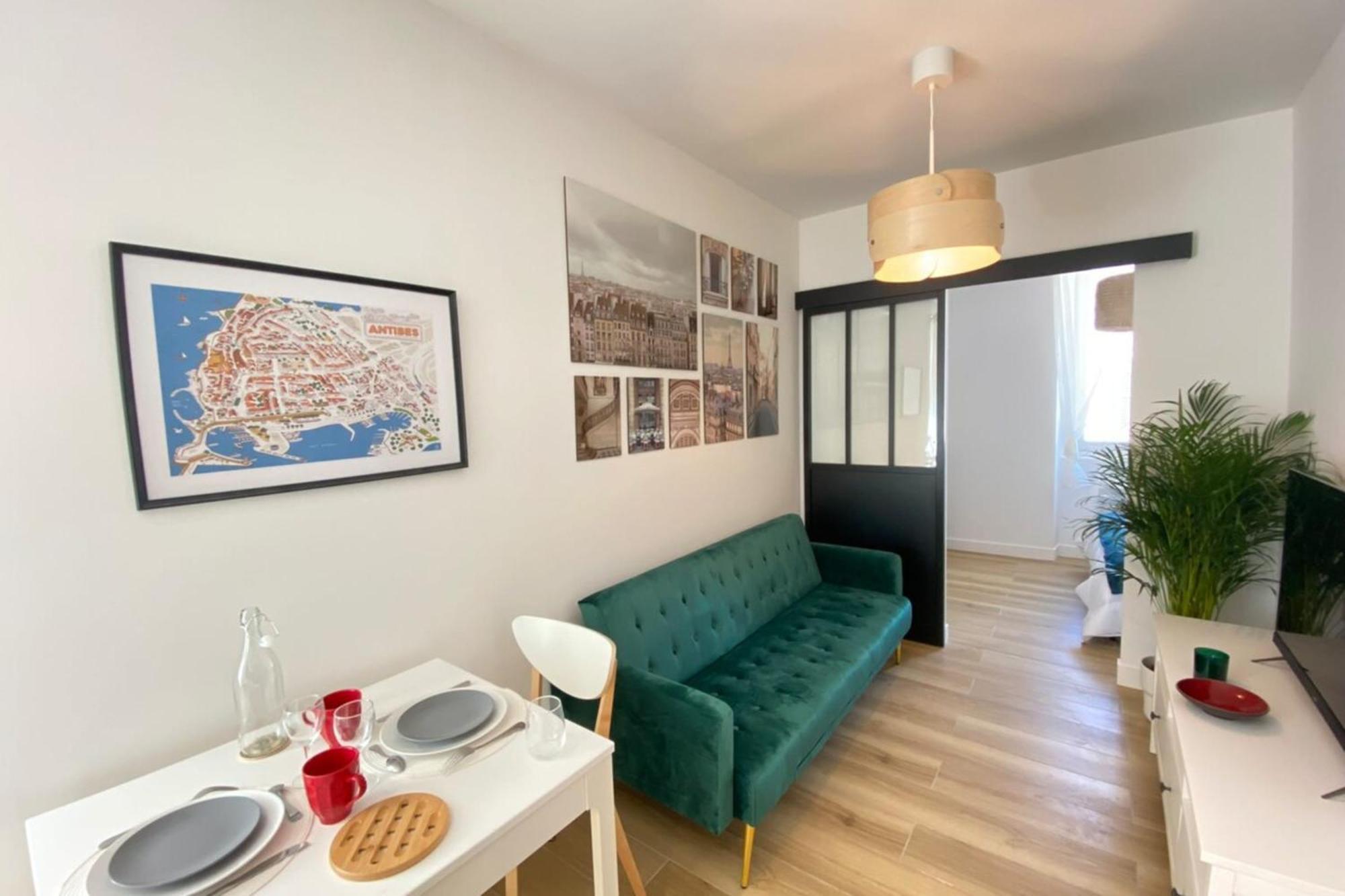 06An - Beautiful Apartment In The Heart Of Old อองทีบส์ ภายนอก รูปภาพ