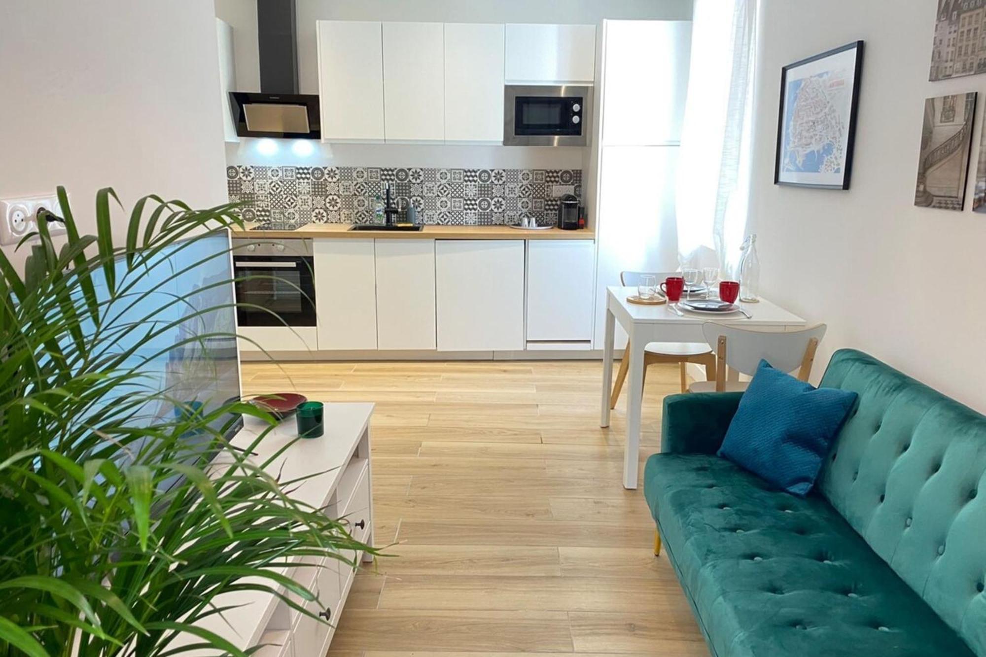 06An - Beautiful Apartment In The Heart Of Old อองทีบส์ ภายนอก รูปภาพ